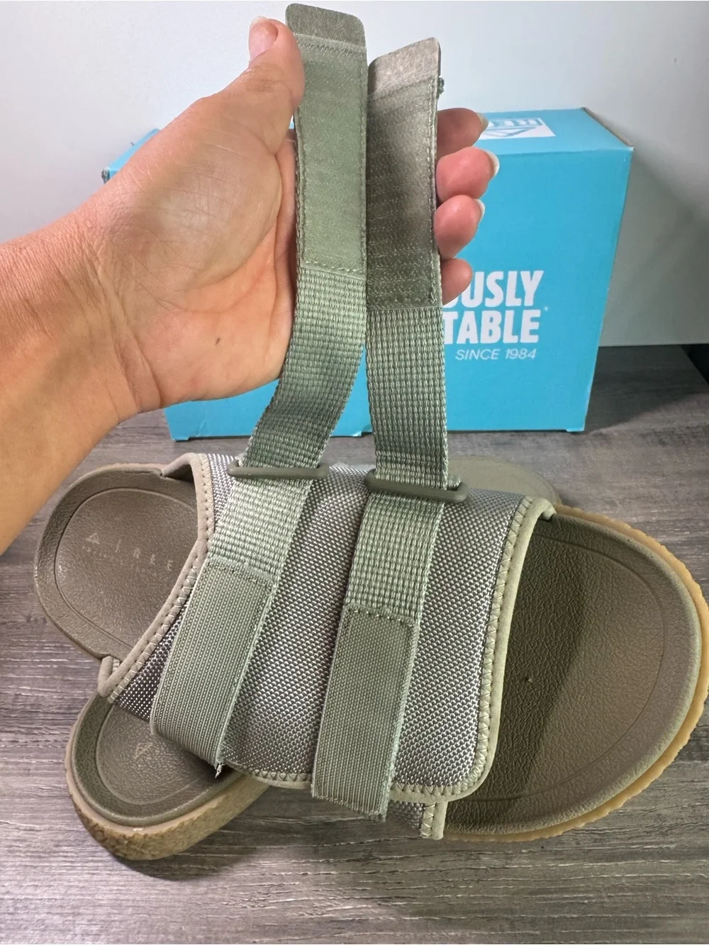 Reef Montauk Slide Sandals Sage green adjustable straps size 11 $95 EUC